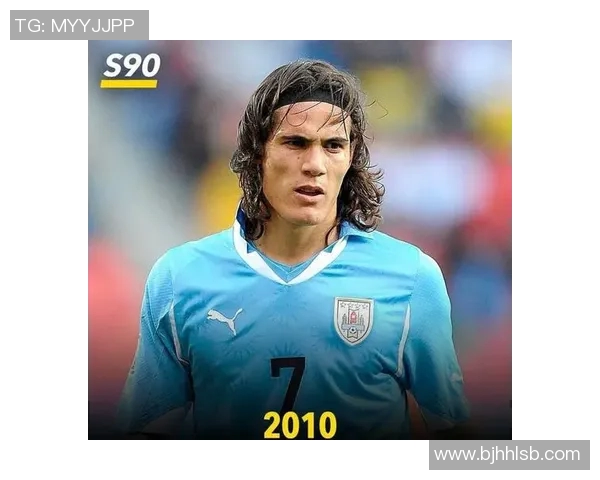 以足球球星中分发型为中心解读绿茵场上的个性魅力与潮流风尚 以足球球星中分发型为中心解读绿茵场上的个性魅力与潮流风尚