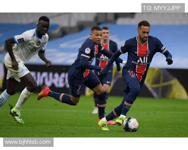 大巴黎足球明星阵容分析 知名球员与未来发展前景探讨