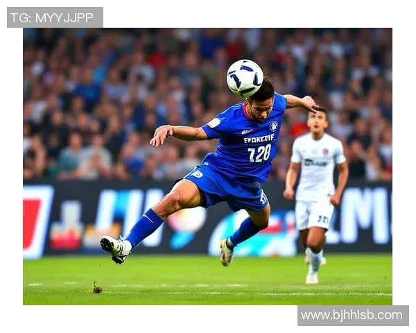 聚焦绿茵场球星精彩瞬间演绎震撼人心的足球射门动作