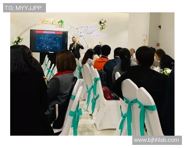 全球足球传奇汇聚一堂,共享荣耀瞬间,见证历史性合影时刻 全球足球传奇汇聚一堂,共享荣耀瞬间,见证历史性合影时刻